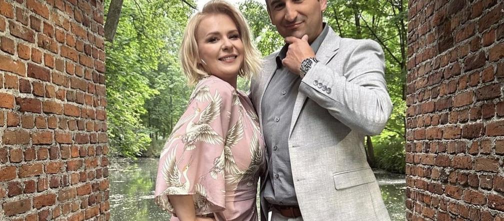 Gwiazdy Pierwszej miłości na planie jesiennego spotu Polsatu. Aneta Zając i Misiek Koterski wygłupiają się przed kamerą - ZDJĘCIA