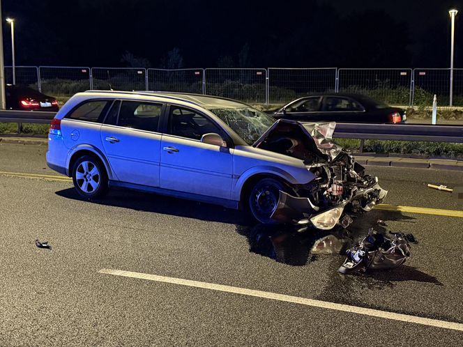 Makabra na Wisłostradzie. Roztrzaskane auta i motocykle. Dwie osoby reanimowane w tym dziecko 
