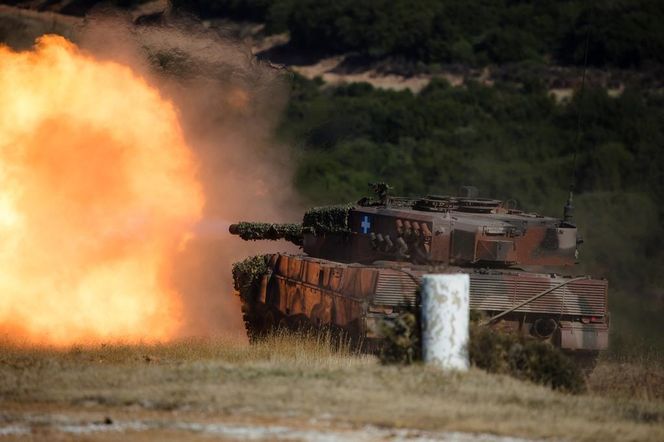 Ponad 400 nowych wozów bojowych i modernizacja czołgów. Niemcy kuszą Grecję