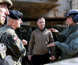 Prezydent Andrzej Duda na ćwiczeniach z żołnierzami w Ustce