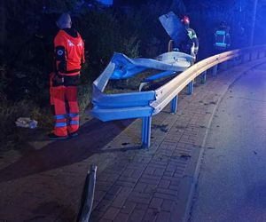 Nocna szarża przy Benedyktyńskiej w Starachowicach. Kierowca i pasażerowie uciekli
