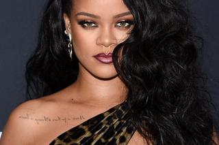 Rihanna rozbiera gwiazdy