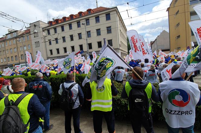 Górnicy z PGE strajkowali we Wrocławiu. Praca w Polsce naszym prawem