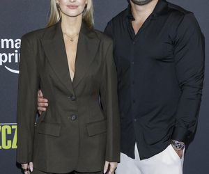 Premiera filmu Szczęsny. Tomasz Kot z synem, brata piłkarza z rodziną i Quebonafide z partnerką [GALERIA]