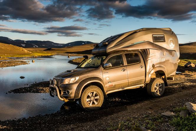 Toyota Hilux Expedition V1 - pick-up i kamper w jednym