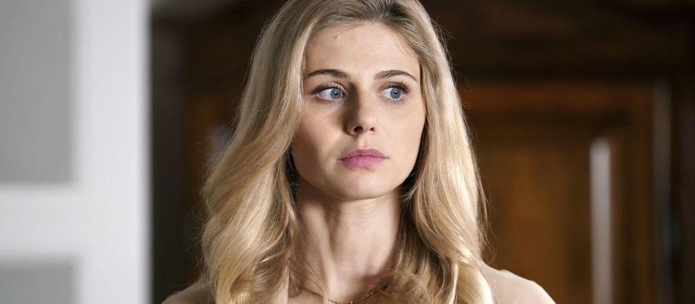 Barwy szczęścia. Iwona zniknęła z życia Pyrków i nie pojawia się na ekranie. Co robi aktorka Izabela Zwierzyńska?