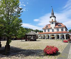 W tym muzeum można poczuć się jak w XIX wieku. To największy skansen w Małopolsce 