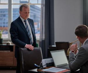 Na Wspólnej odc. 4072. Darek Żbik (Michał Mikołajczak), Andrzej Zakościelny (Dariusz Niebudek)