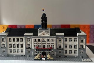Jego budowa zajęła 27 godzin! Zobacz płocki ratusz z LEGO! [GALERIA]