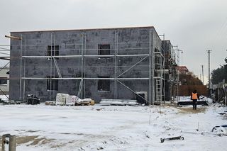 Z fotowoltaiką i ogrzewaniem gazowym. Nowe bloki komunalne w Lesznie