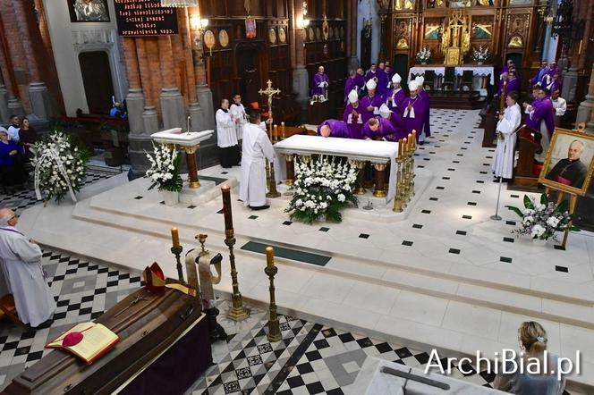 Białystok. Msza święta żałobna za śp. abp. Stanisława Szymeckiego