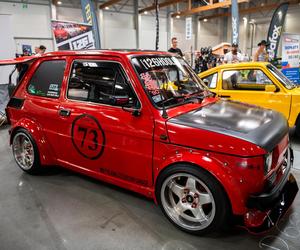 Szybkie samochody, drogowe akrobacje oraz piękne kobiety. Tak było na Tuning Show Expo w Krakowie