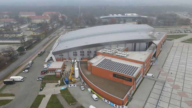 Budowa szpitala tymczasowego w hali Netto Arena