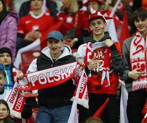 Kibice wspierają Polskę w meczu z Litwą. Zobacz zdjęcia