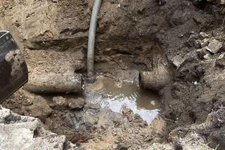 Awaria rury wodociągowej przy ul. Kadłubka