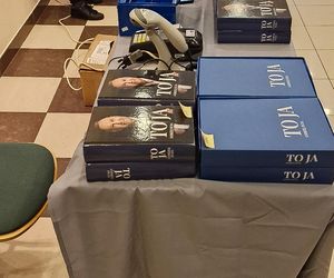 Piękne studentki o. Rydzyka przyćmiły byłego prezydenta Andrzeja Dudę