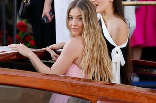 Sydney Sweeney w ogniu krytyki. Dlaczego świat znienawidził ją za reklamę dżinsów?