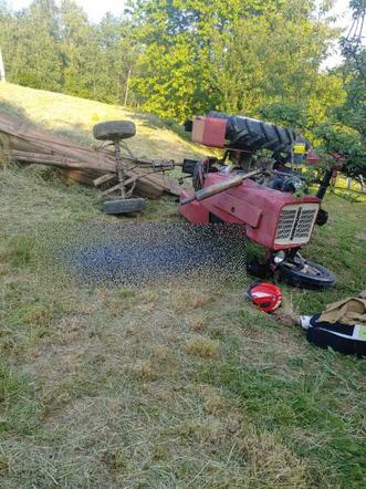 Lubinka. Nie żyje 78-latek przygnieciony przez traktor. Wykonał niefortunny skok