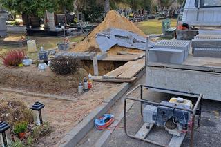  Szykują grób dla Emiliana Kamińskiego