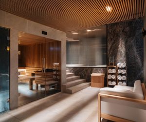 Mövenpick Grand Hotel