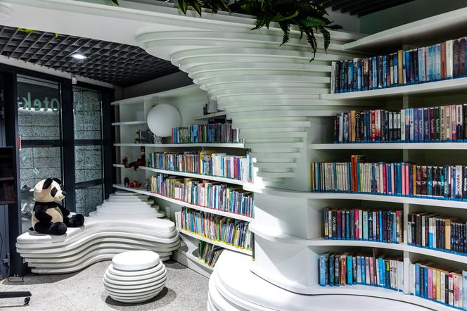 Metroteka – biblioteka na stacji metra M2 Kondratowicza w Warszawie