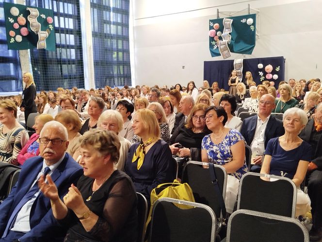 Jubileusz 40-lecia połączony był ze świętem szkoły, ponieważ obchodzi ona również 28. rocznicę nadania imienia.
