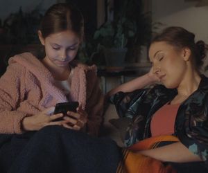 M jak miłość odc. 1854. Natalka (Dominika Suchecka), Hania (Wiktoria Basik)