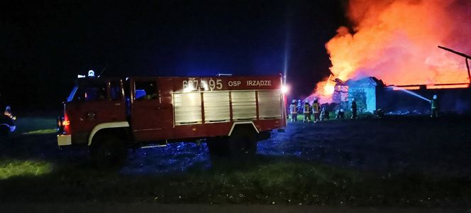 Ogromna tragedia w Irządzach. Bydło spłonęło żywcem, łunę ognia widać było z daleka