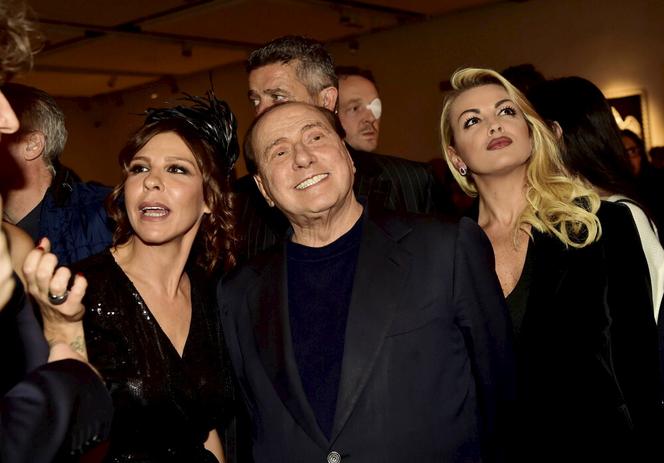 Silvio Berlusconi z kobietami