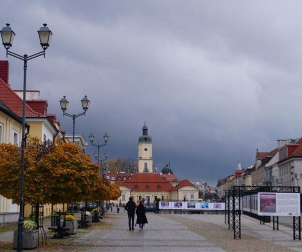 To najbrzydsze rynki w Podlaskiem. Te antywizytówki regionu wybrała AI