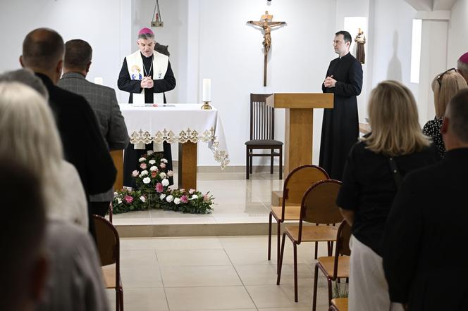 Ośrodek Caritas w Ostrowcu po remoncie pobłogosławił biskup diecezjalny Zbigniew Zieliński