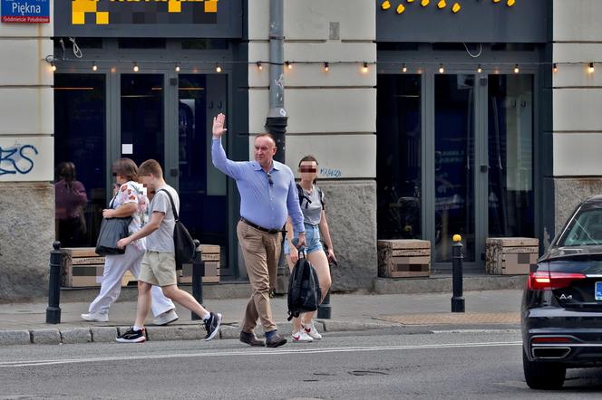 Michał Kobosko kierował ruchem w centrum Warszawy