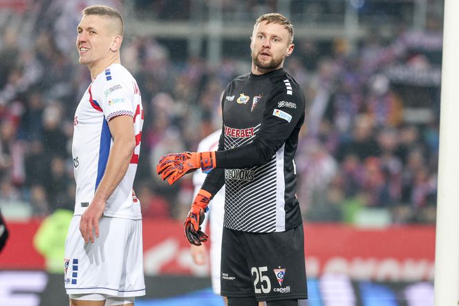 Orkiestra górnicza zagrała jak za dawnych lat, Górnik Zabrze również. Lech Poznań na kolanach