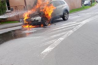 W Tworogu płonął samochód osobowy - ZDJĘCIA 