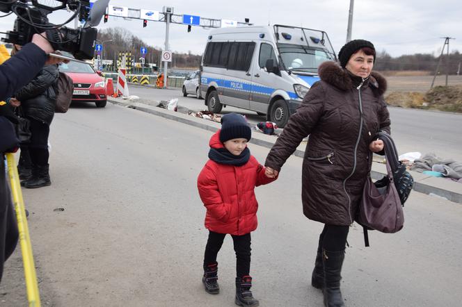 Ukraińcy usprawnili odprawę matek z dziecmi na granicy [ZDJĘCIA]