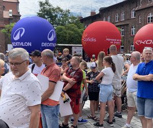 Tour de Pologne 2025. Start w Katowicach Nikiszowcu
