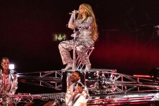 Beyonce zapłaciła 100 tys. dol. za późniejsze kursowanie metra. Zrobiła to dla fanów 