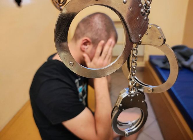 Rawa Mazowiecka. Pobicie 73-latka na targowisku miejskim. Policja zatrzymała 29-latka [ZDJĘCIA].