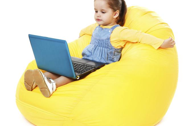 Uzależnienie dziecka od internetu i komputera - objawy i przyczyny