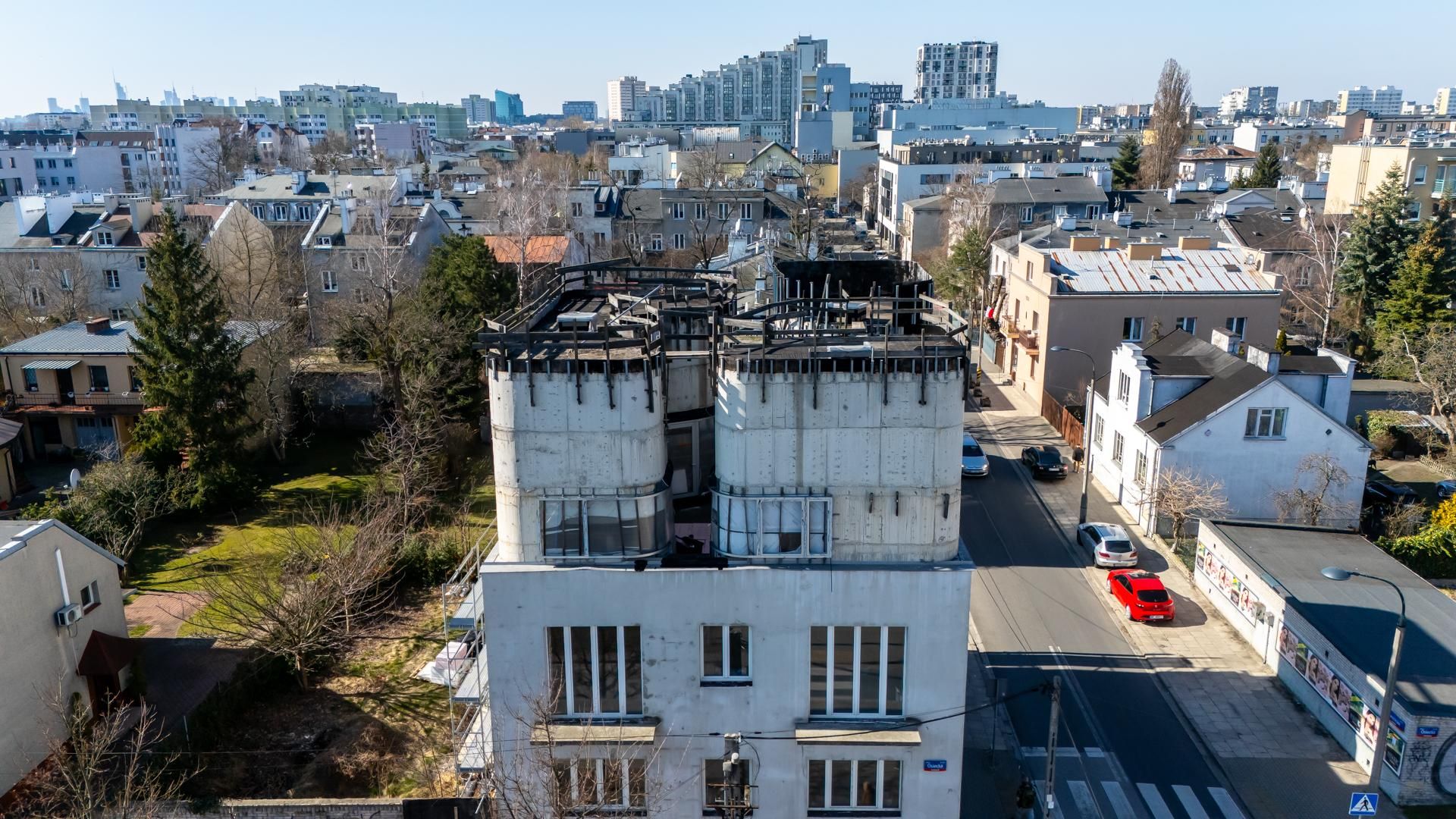 Nadbudowa kamienicy na Gocławku w Warszawie