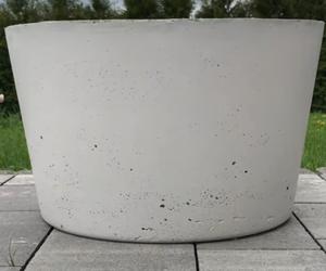 Jak zrobić dużą donicę betonową do ogrodu