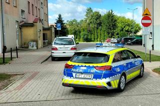 Rowerzysta wjechał z impetem w samochód