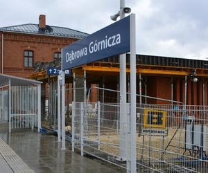 Przebudowa dworca kolejowego w Dąbrowie Górniczej. Powstaje letnia poczekalnia 