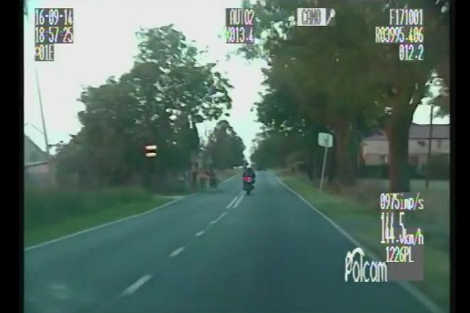 191 km/h motocyklem i ucieczka przed policjantami