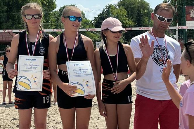 UKS 9 Leszno zagra w Mistrzostwach Polski w siatkówce plażowej