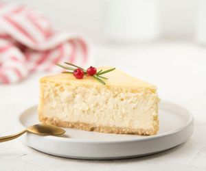 Jest pyszny, kremowy i nigdy nie opada. Sernik wykwintny zachwyci smakiem i łatwym przygotowaniem