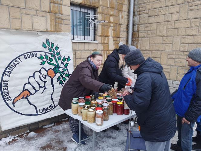 Food Not Bombs