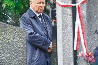 Wielka majówka polityków 2013: Kaczyński na cmentarzu