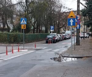 Burza wokół zmiany organizacji ruchu na Zatorzu. Kierowcy byli zaskoczeni, miasto wyjaśnia