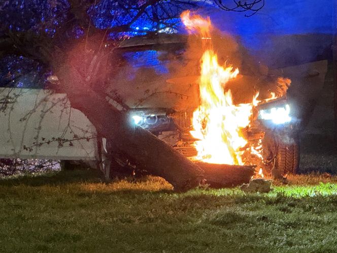 Policyjny pościg ulicami Warszawy. BMW w płomieniach 